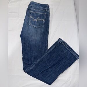 Women’s Wrangler Boot Cut Blue Denim Jeans with Pocket Stitching 11 x 34